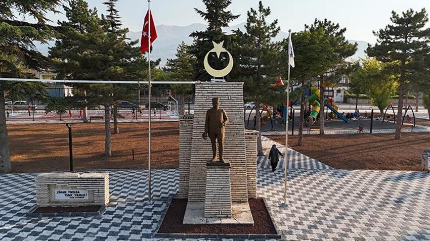 Bir ilçeye hayat veren taş! Zorlu koşullarda çıkarılıyor, yazın serin kışın sıcak tutar