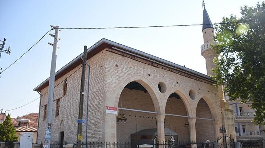 Bir ilçeye hayat veren taş! Zorlu koşullarda çıkarılıyor, yazın serin kışın sıcak tutar