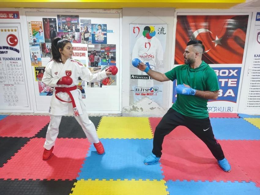 Küçük yaşta başladı, milli takıma yükseldi: Babası antrenörü, kendisi şampiyon: Karateyle 150'den fazla madalya kazandı!