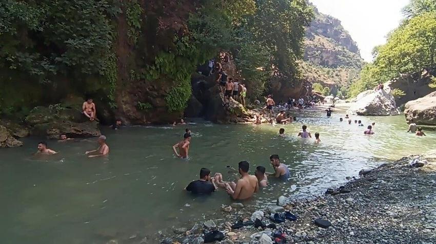 Batman'da sıcaktan bunalanlar akın ediyor: Zore Vadisi serinletiyor