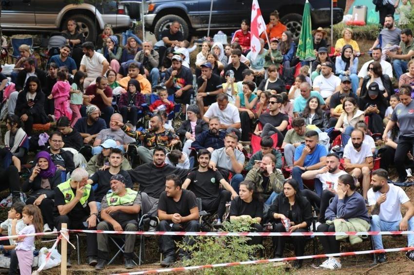 Artvin'de nefes kesen anlar: Kafkasör Yaylası'nda yarıştılar
