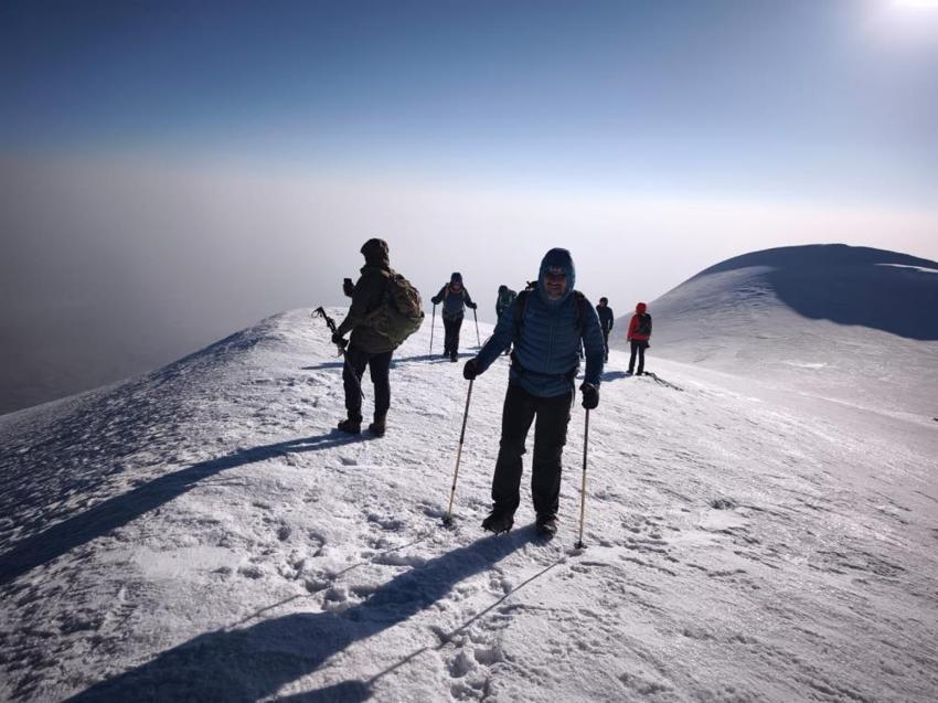Ağrı Dağı'nda eşsiz manzaraya tanık oldular!