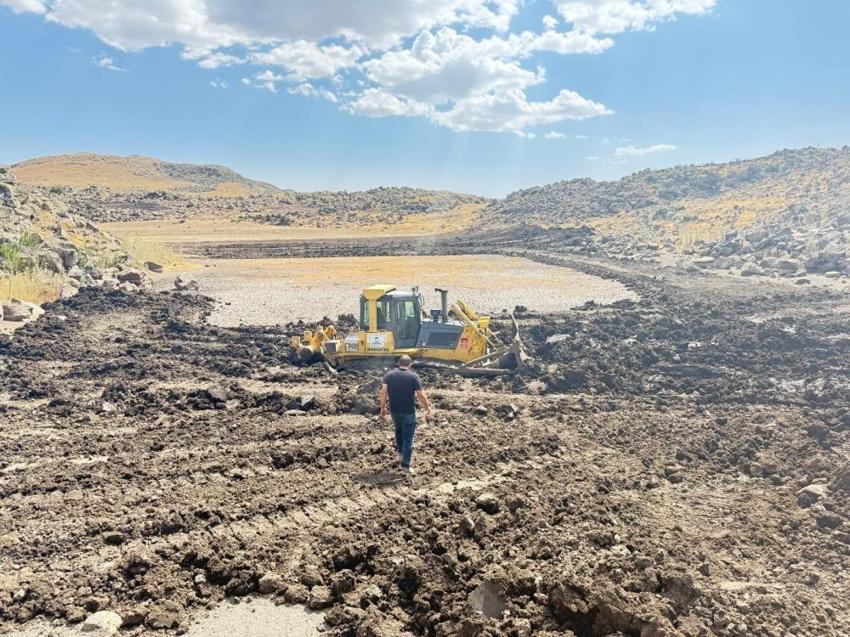 Sahil yolu harman yeri oldu: Karadenizli üretici kurutma sorununa ilginç çözüm buldu