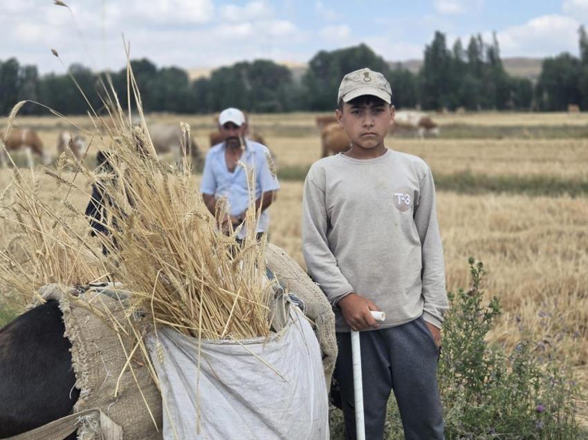 12 yaşında Yozgat'ta hayvan bakarken isim vermeye başladı!