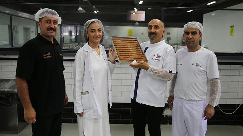 Diyarbakırlı usta, kadayıfa farklı bir tat getirdi! İki tepsiyle başladı şimdi günde 20 tepsi satıyor