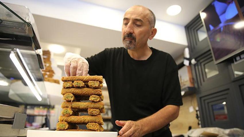 Diyarbakırlı usta, kadayıfa farklı bir tat getirdi! İki tepsiyle başladı şimdi günde 20 tepsi satıyor