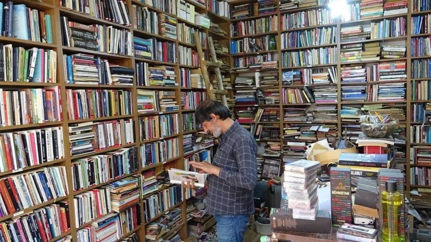 Mardin'in en meşhurları sahaflar oldu: Ziyaretçilerini geçmişe götürüyor