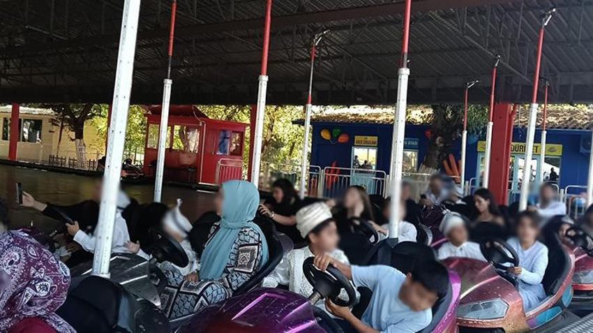 Bursa'da 529 yıllık gelenek bozulmadı! Çocuklar klasik otomobillerle gezdirildi