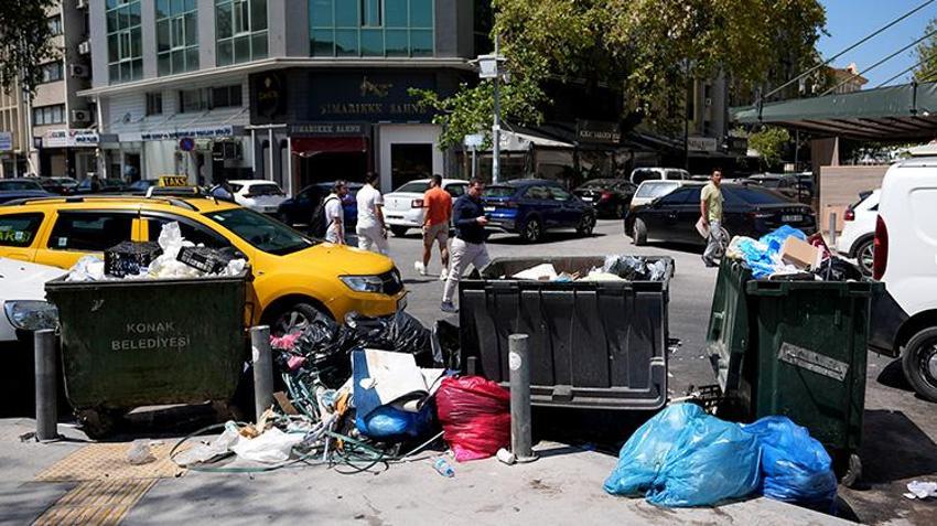 İzmir'in çöpleri vatandaşı bezdirdi! 'Farelere karşı 3 kedi besleyip barikat kuruyorum'