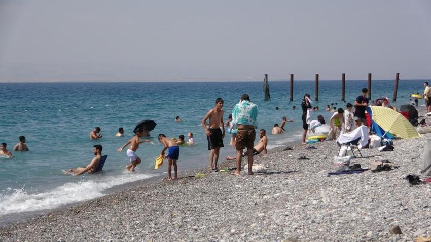 Ne Bodrum ne de Marmaris! Türkiye'de böylesi yok, dermatologların önerdiği denize akın ettiler