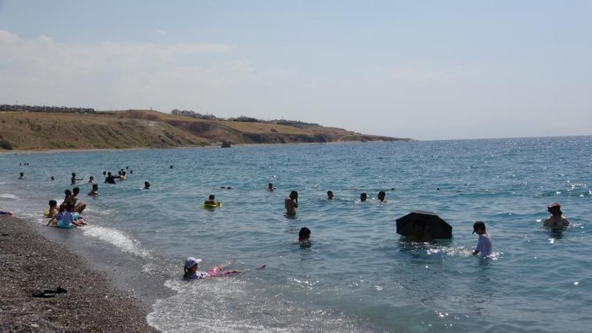 Ne Bodrum ne de Marmaris! Türkiye'de böylesi yok, dermatologların önerdiği denize akın ettiler