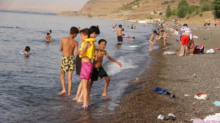 Ne Bodrum ne de Marmaris! Türkiye'de böylesi yok, dermatologların önerdiği denize akın ettiler