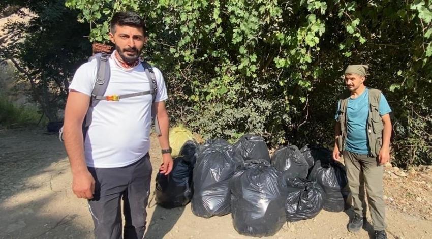 Hakkari'nin saklı Cenneti Kaval şelalesi çöp yığınlarına dönüştü!