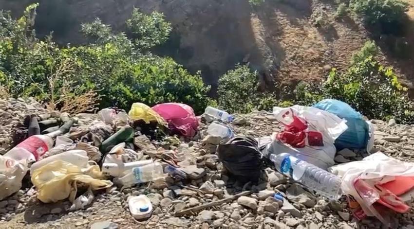 Hakkari'nin saklı Cenneti Kaval şelalesi çöp yığınlarına dönüştü!