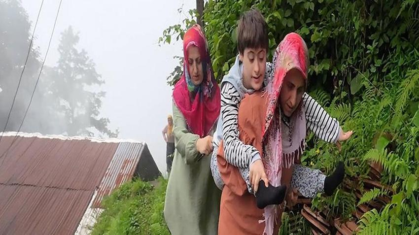 Rizeli aile Down sendromlu kızı için yol istiyor! 'Ben de kalp hastasıyım, artık taşıyamıyorum'