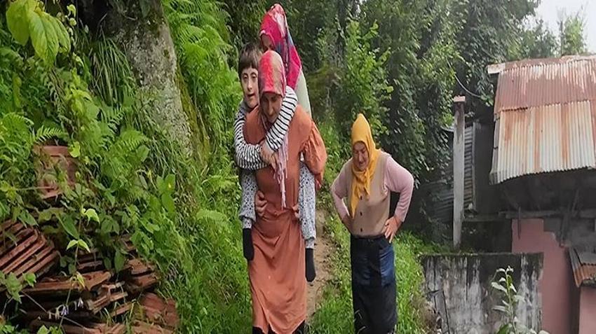Rizeli aile Down sendromlu kızı için yol istiyor! 'Ben de kalp hastasıyım, artık taşıyamıyorum'