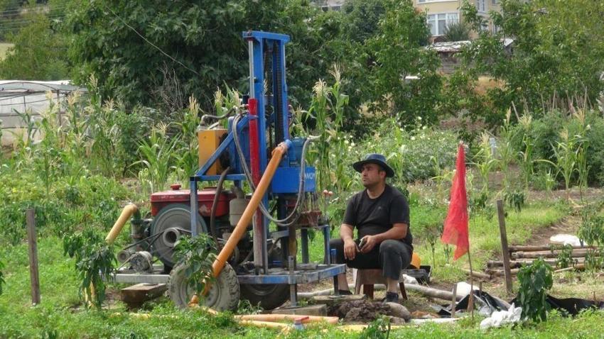Kocaeli'de ilk kez gördüler: Çiftçiler su aramaya başladı