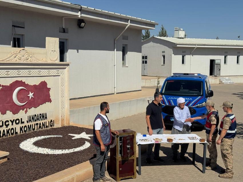 Mardin'de amcalarının altın dolu çelik kasasını çalan kardeşler hayvan gübresinin altına sakladı!
