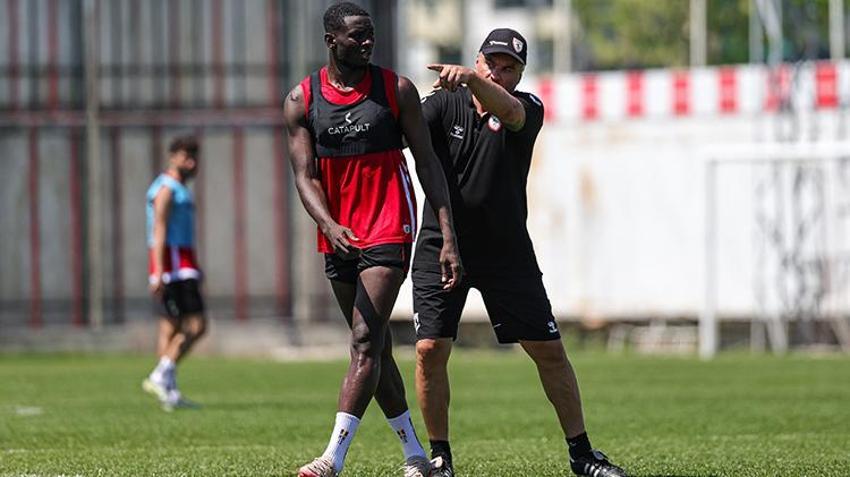 Samsunspor'da Thomas Reis 'ilk 11'de görebiliriz' deyip transferi açıkladı