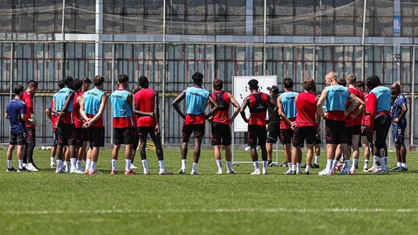 Samsunspor'da Thomas Reis 'ilk 11'de görebiliriz' deyip transferi açıkladı