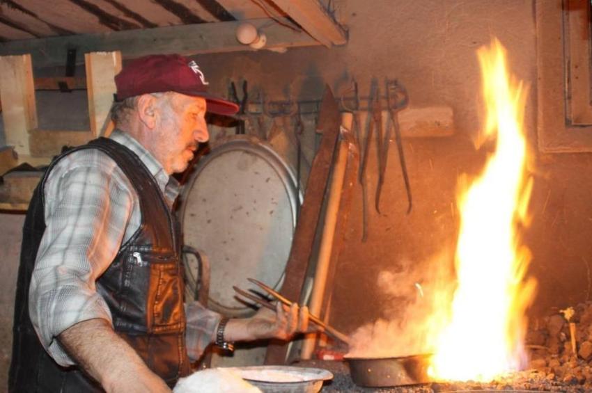 Bayburtlu ustanın işleri bitme noktasına gelmişken 4 yıl önce bir şey oldu! Yaz aylarında boş vakti yok