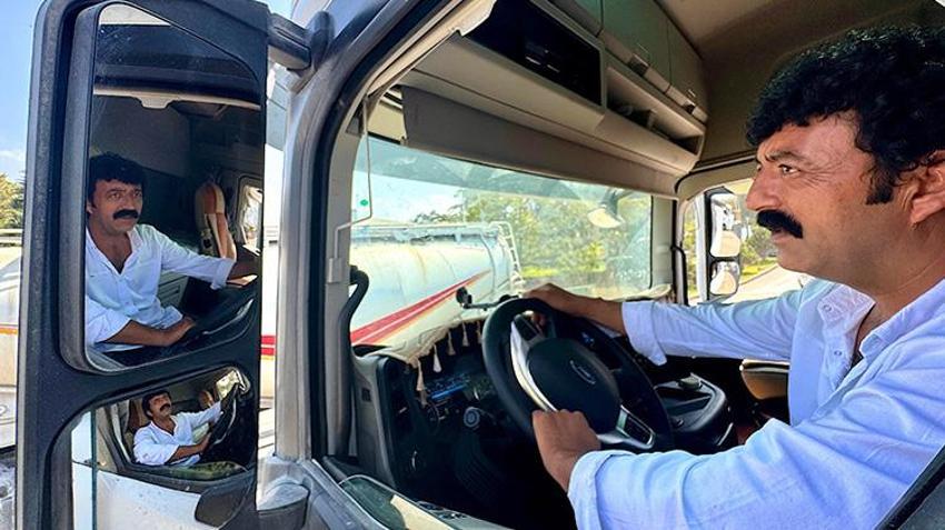 Vanlı 'Müslüm Baba'yı görenler gözlerine inanamıyor! O kadar çok benziyor ki ismini bile değiştirdi