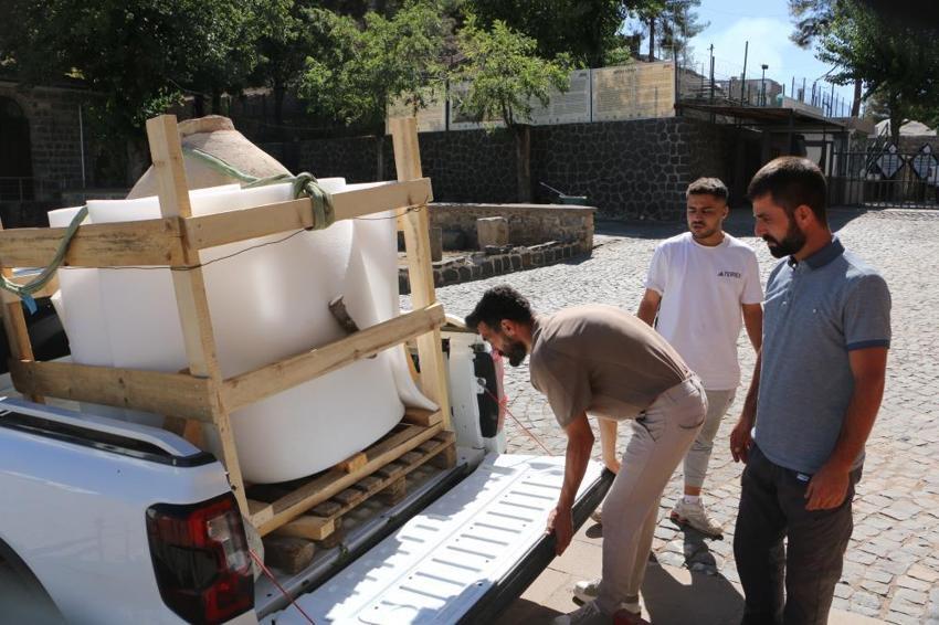 Diyarbakır'da yıllarca evinde sakladı! Karısı ölünce 'hazine'yi ihbar etti, 8 kişi taşıyamadı