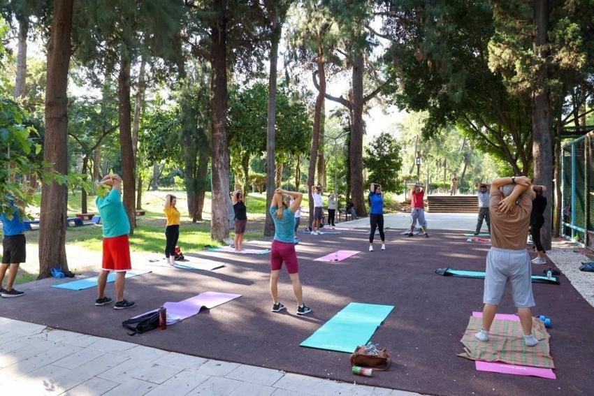 Antalya'da başladı: Her sabah spor için toplanıyorlar