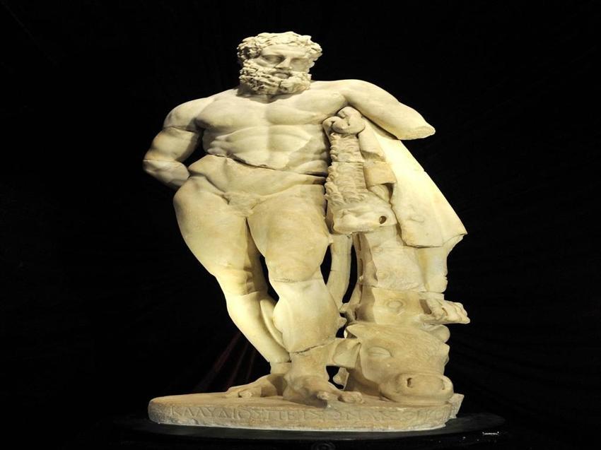 Antalya'da 100 bine yakın eser taşınıyor: 'Yorgun Herakles'e özel paketleme