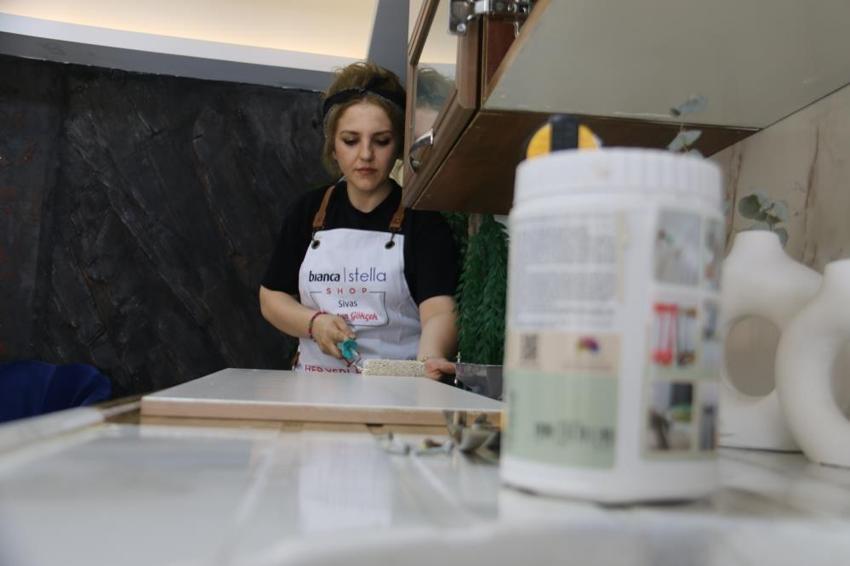 Sivaslı 3 çocuk annesi hayalindeki mesleği yapıyor!