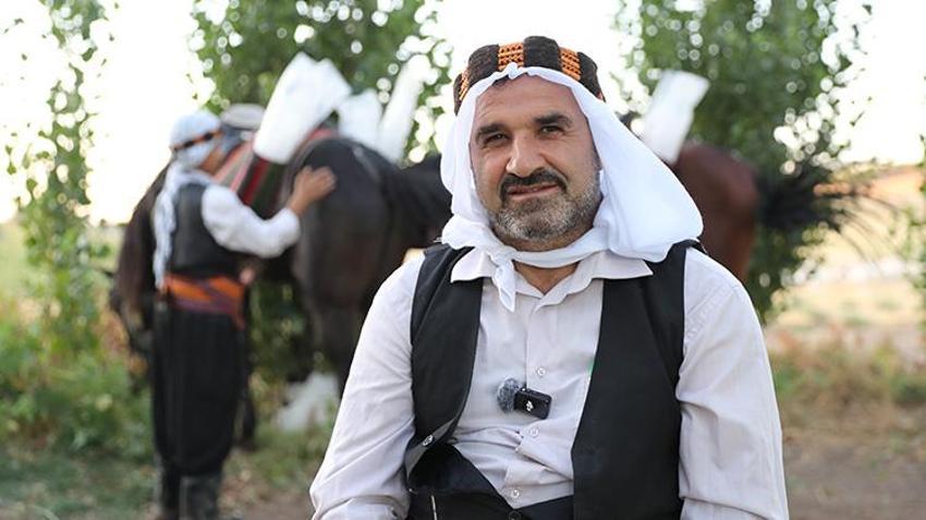 Diyarbakır'ın 'Buzcu Baba'sı hem hayır işliyor hem de para kazanıyor! Tarlalarda çalışan işçilerin imdadına yetişiyor