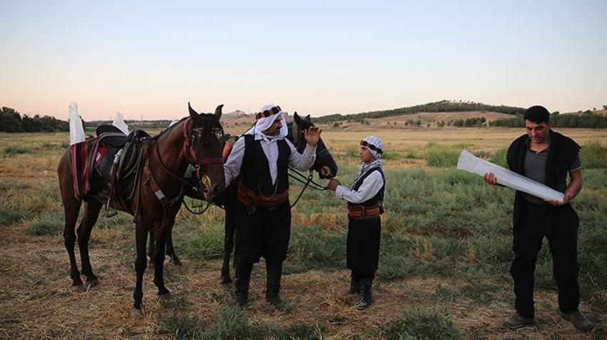 Diyarbakır'ın 'Buzcu Baba'sı hem hayır işliyor hem de para kazanıyor! Tarlalarda çalışan işçilerin imdadına yetişiyor