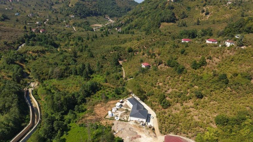Trabzon'un Arsin ilçesinde ilginç girişim! İki arkadaş okudukları bölümle alakası olmayan bir işe yatırım yaptı