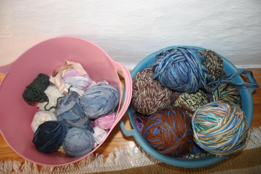 Annesinden gördüğü yöntemi uyguladı, 60 yaşından sonra işe koyuldu! Atıklardan adeta sanat eseri çıkarıyor