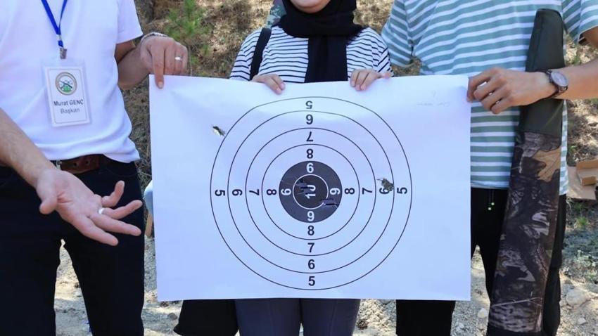 Kadın atıcı festivale damga vurdu: Denizli'de erkeklere taş çıkarttı