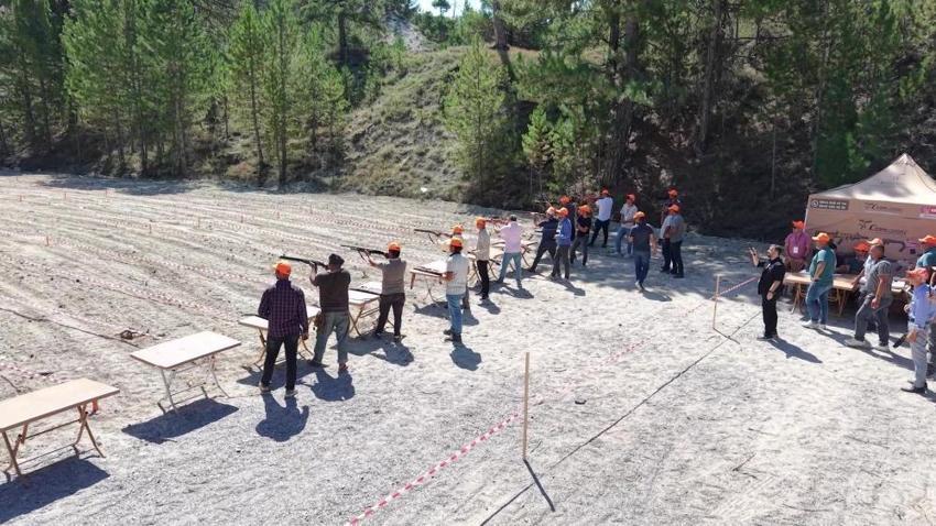 Kadın atıcı festivale damga vurdu: Denizli'de erkeklere taş çıkarttı