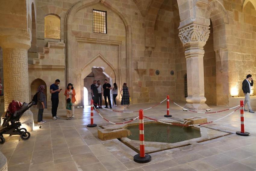 Sivas'ta 8 asırlık mühendislik harikası! En küçük ses bile duyuluyor, akıl hastaları bu yöntemle tedavi ediliyordu
