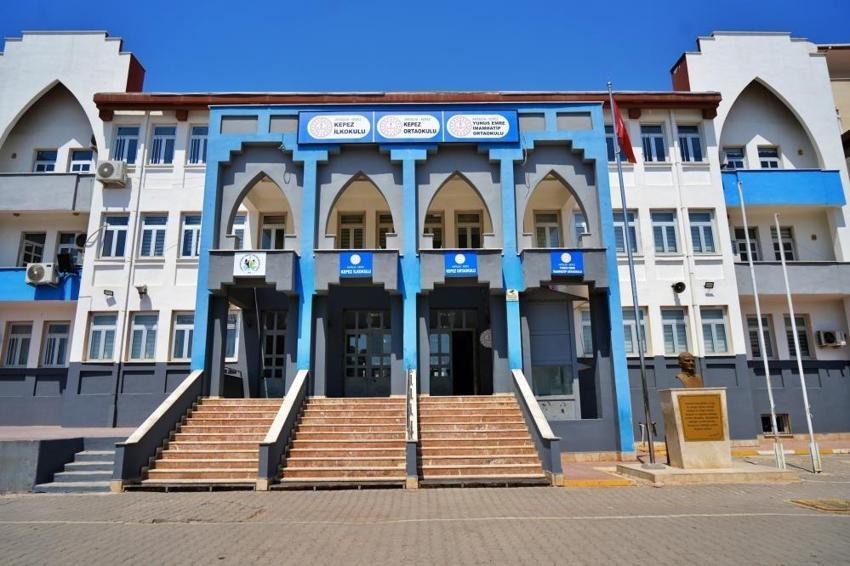 Antalya'da kendi okullarını kendileri hazırladılar: Öğretmenlerden örnek hareket
