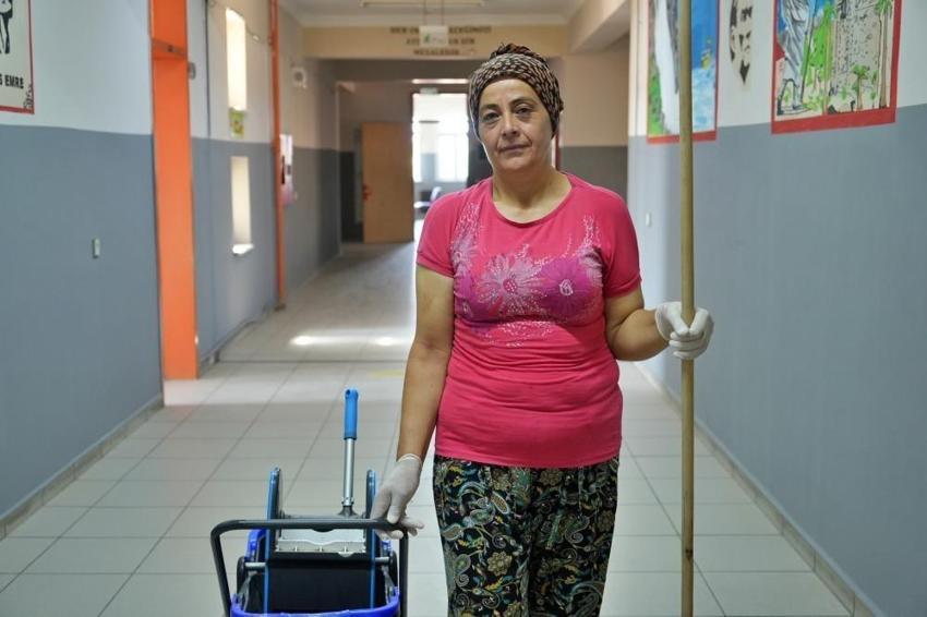 Antalya'da kendi okullarını kendileri hazırladılar: Öğretmenlerden örnek hareket