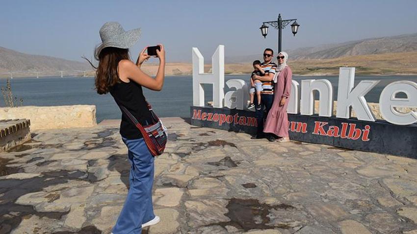Hasankeyf'te tekne turları turizme can suyu oldu! Ziyaretçi akınına uğradı!
