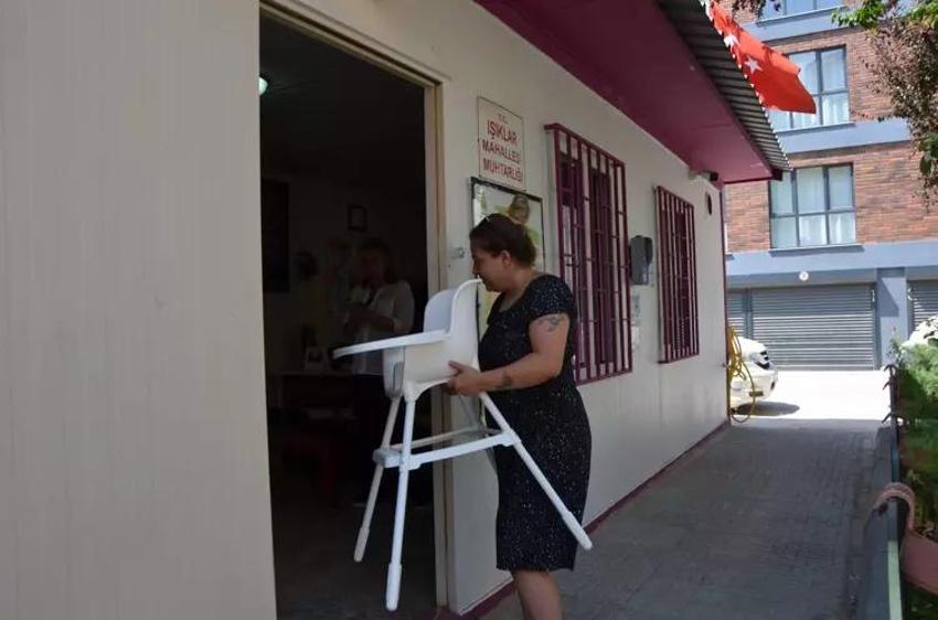 Eskişehir'de kadın muhtardan örnek davranış: Komşulara hediye ediliyor