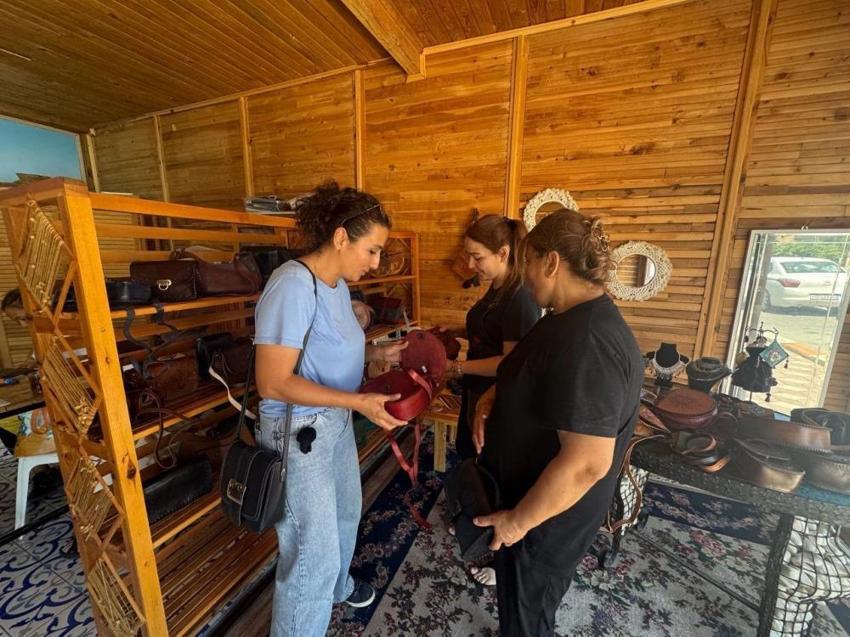 Ispartalı kadın çocuklarını büyüttü iş hayatına girdi! Çırak olarak başladı şimdi öğrencilere ders veriyor