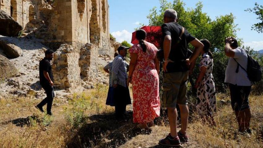 Yunanistan'dan 20 kişi Gümüşhane'nin köyüne tek bir şey için geldi! Muhtar inanamadı, başka örneği yok
