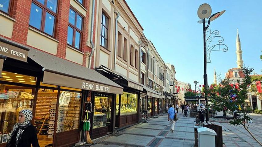 Edirne'nin kalbi yenileniyor! Tarihi Saraçlar Caddesi'nde dev restorasyon başladı