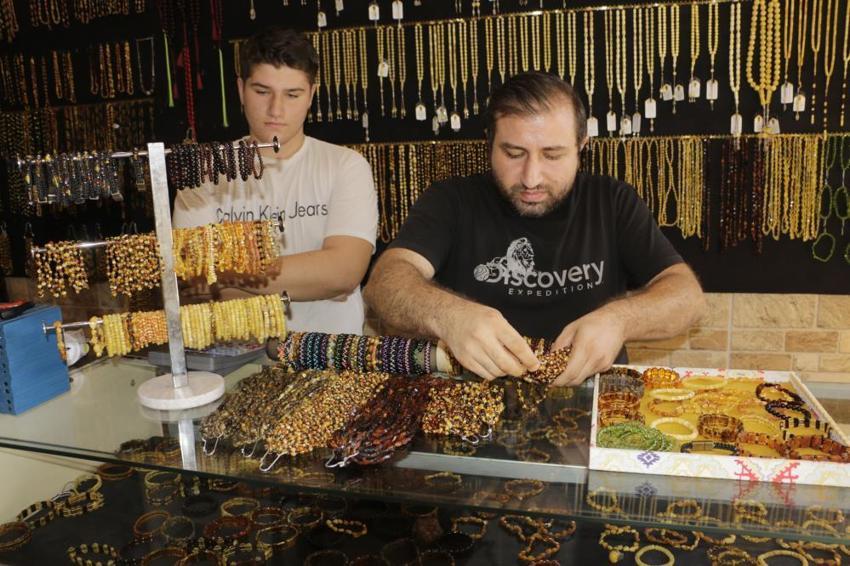 Diyarbakır'da herkes peşinde: Bu taş, stresten nazara kadar her derde deva!