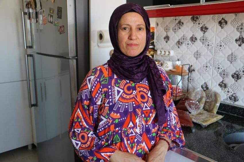 Ev hanımı evden çıkmadan para kazanmanın yöntemini buldu! Tanesi 250 TL'den her yere gönderiyor