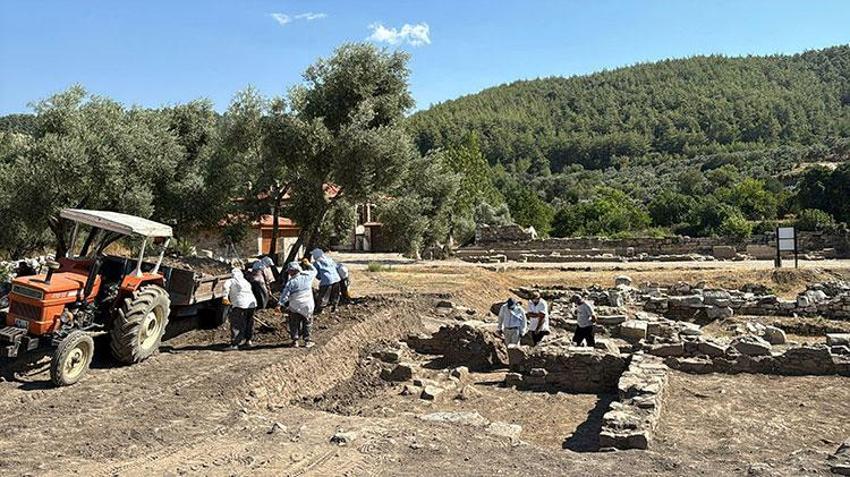 Muğla'da kadınlar hem ev ekonomisine destek oluyor hem de tarihi gün yüzüne çıkarıyor!