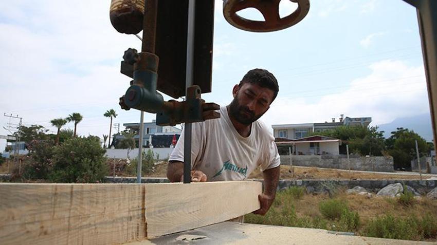 Hataylı usta hobi olarak başladı şimdi ihalelere giriyor! Eski parçaları milyonluk yatlara dönüştürüyor