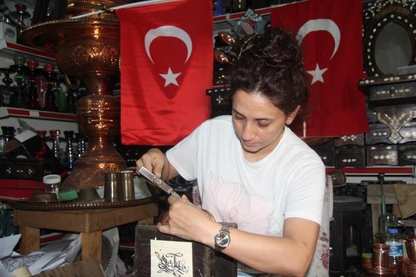 Kadınlar yapamaz diyenlere inat ustası oldular: 10 yıldır şekil veriyorlar
