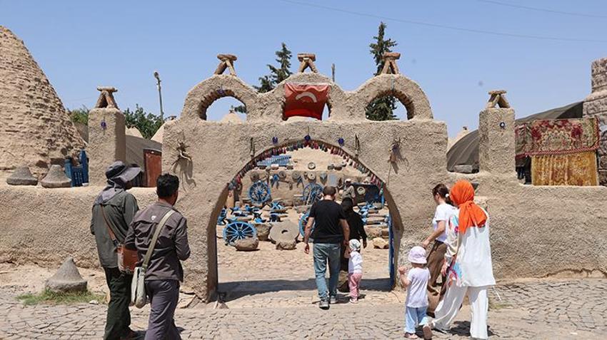 Harran'ın sıcağında kubbeli evlere sığınanlar kurtuluyor! 'Erciyes'e çıkmış gibiyim'